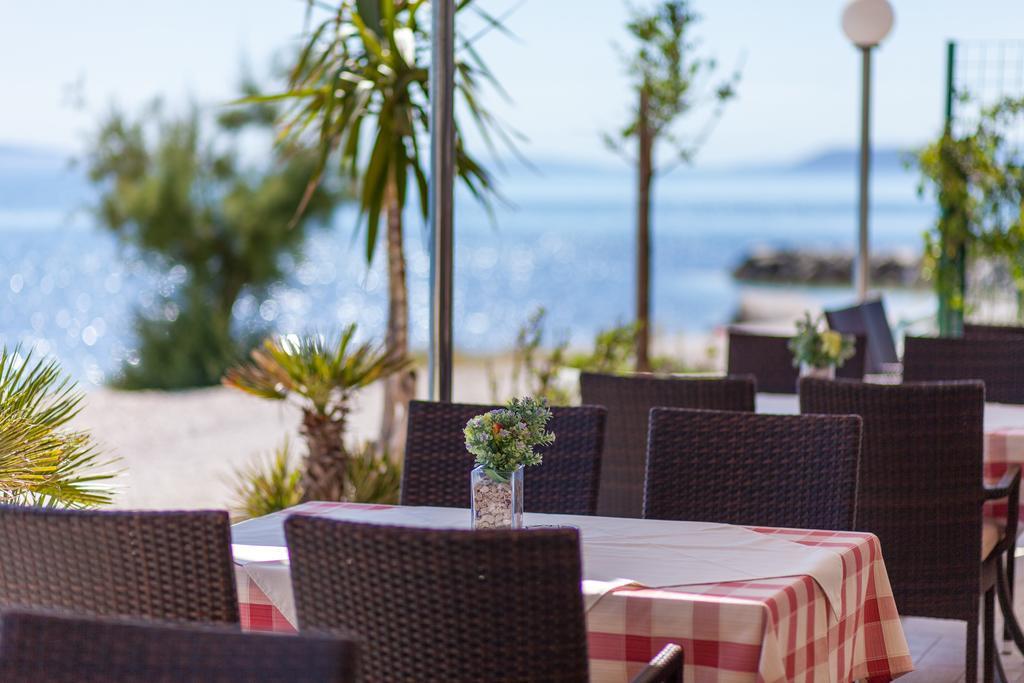 Pansion Amigos Hotel Podstrana Ngoại thất bức ảnh