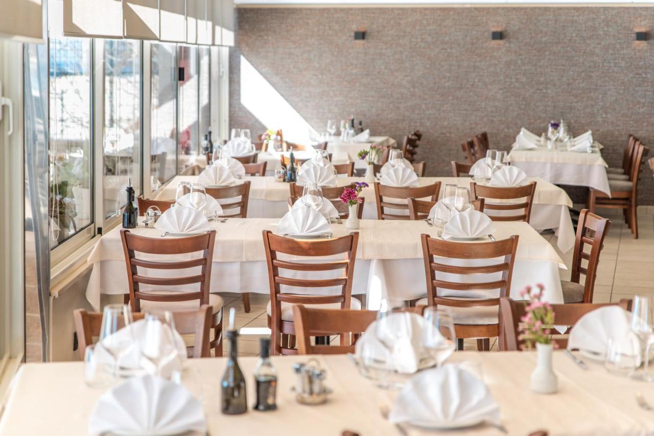 Pansion Amigos Hotel Podstrana Ngoại thất bức ảnh